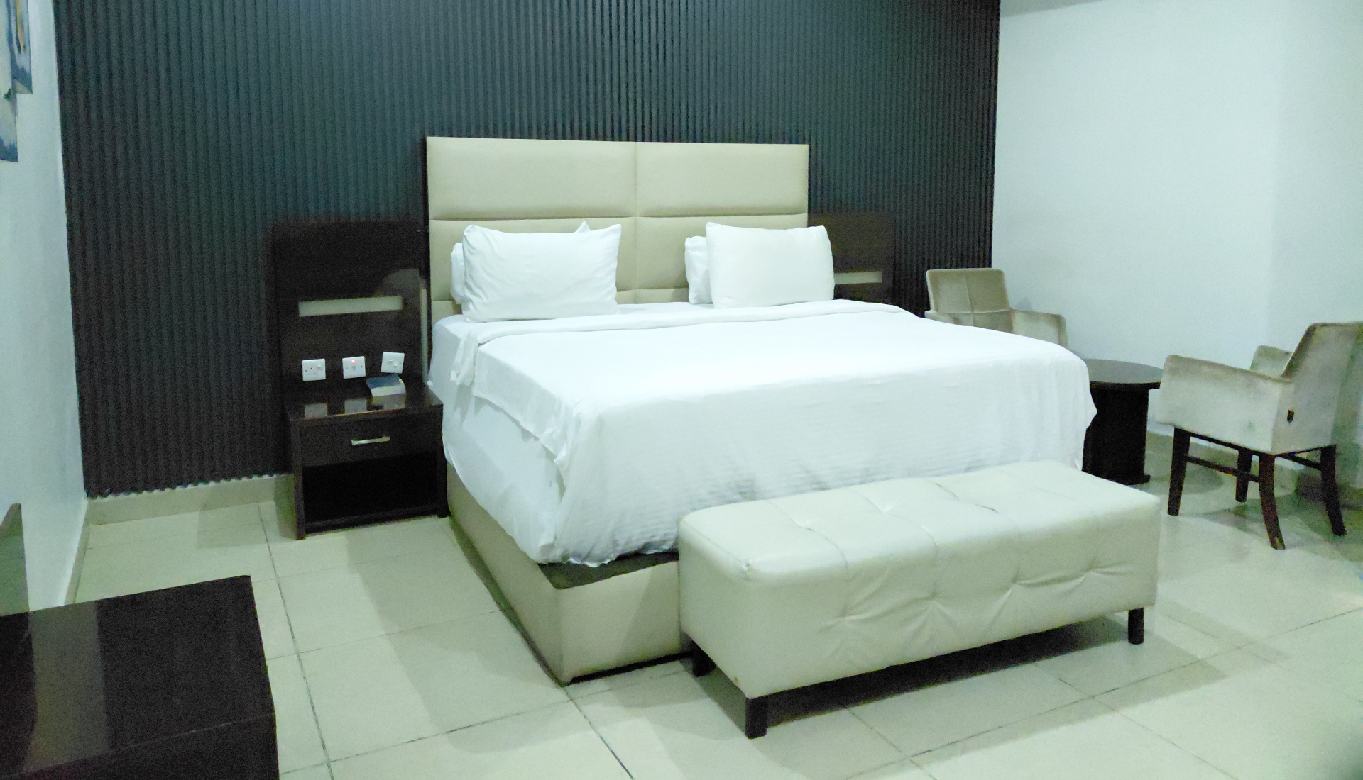 Premiere Room - Image 2